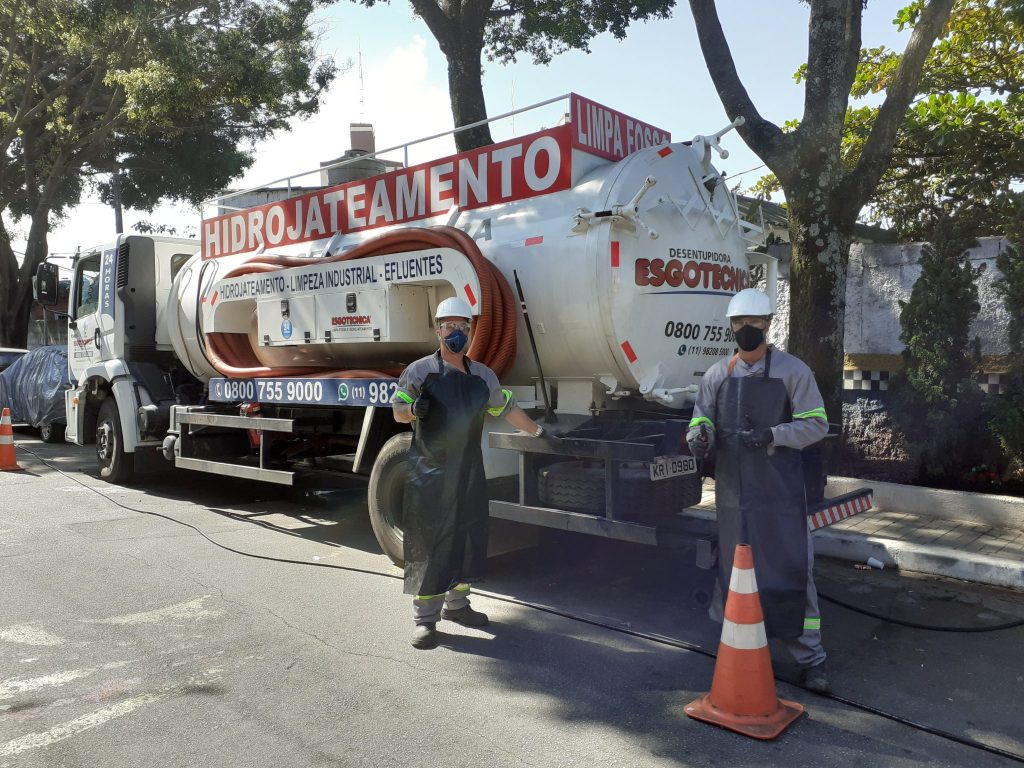 Preço limpeza de fossa com caminhão auto vácuo